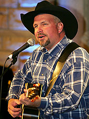 Garth Brooks Corrals Wal-Mart Deal