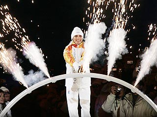 Torino Olympics Kick Off As 35,000 Cheer
