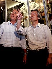 Bush, Japan's Koizumi Bond Over Elvis