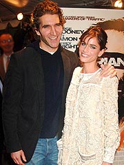 Amanda Peet Weds Screenwriter Beau