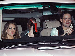Couples Watch: Hilary & Mike, Kelly & Mark...