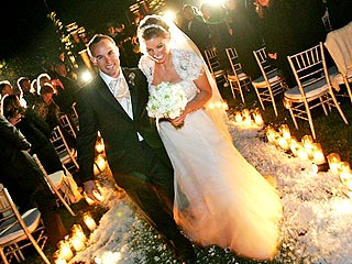 Soccer Star Landon Donovan, Actress Bianca Kajlich Wed