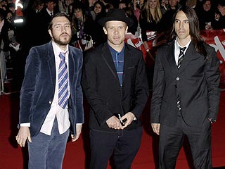 Red Hot Chili Peppers Sue Showtime