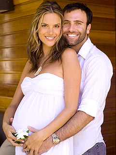 Model Alessandra Ambrosio Has a Girl