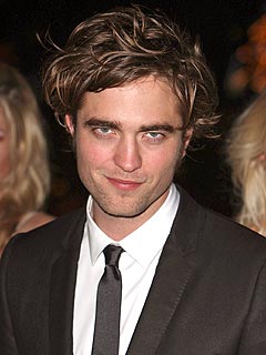 Twilight Star Robert Pattinson Kisses & Tells