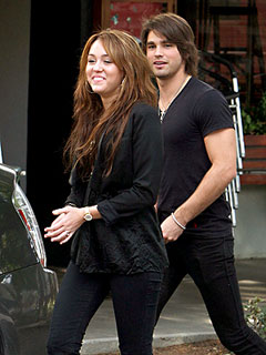 Couples Watch: Miley & Justin, Ashton & Demi ...