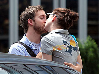 Couples Watch: Anne Hathaway & Her Man, Bruce Willis & Emma