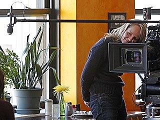 Helen Hunt Directs Commercial Airing During Oscars