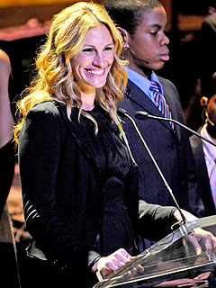 Julia Roberts Among the Stars for Paul Newman's Charity Fundraiser