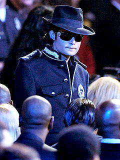 PHOTO: Corey Feldman Dresses Up Like King of Pop