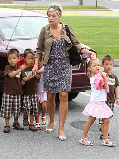 Kate Cleans Up Clutter on Jon & Kate Plus 8
