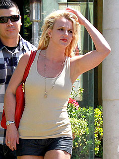 Britney Spears Goes Shopping – for Lingerie