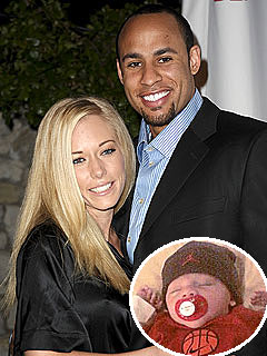 Kendra Wilkinson's Baby Will Watch Dad Play at Super Bowl