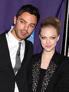 Amanda Seyfried Dominic Cooper on Amanda Seyfried Boyfriend Taking A Break