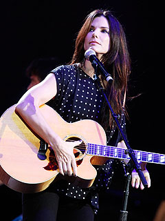 Sandra Bullock Gives Surprise Country Serenade
