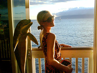 Paris Hilton Eats, Plays, Loves in Maui