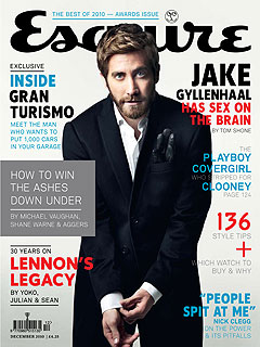 Jake Gyllenhaal Gets Naked for "Love and Other Drugs"
