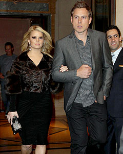 Jessica Simpson: I'll Wear a Low-Cut Wedding Dress