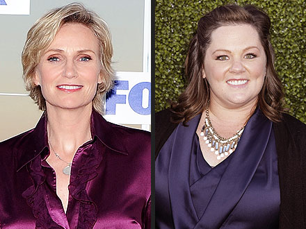 Emmy Awards: Jane Lynch Hosting Emmys; Gets Praise from Melissa McCarthy