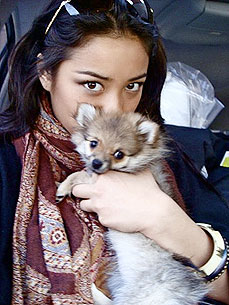 'Pretty Little Liars' Star: My Dog's Wardrobe Was Bigger Than Mine