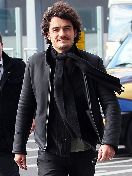 Orlando Bloom Chows Down on a Veggie Burger in West Hollywood