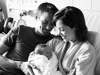 No Ordinary Family's Autumn Reeser Delivers Son Finn