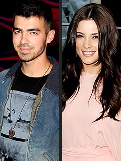 Ashley Greene & Joe Jonas's PDA-filled Night