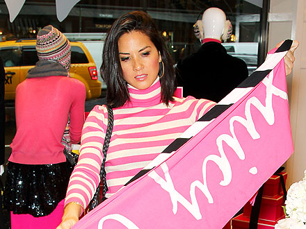 Olivia Munn Starts Her Holiday Shopping Early