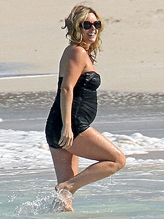 Jane Krakowski Looks Pregnant in the Caribbean