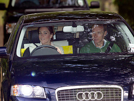 Royal Wedding: Kate Middleton & Prince William Put Finishing Touches on Prep