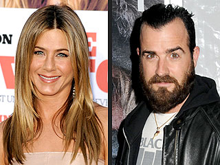 Jennifer Aniston Introduces Justin Theroux to Friends