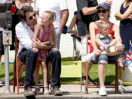 Ben Affleck & Jennifer Garner's Family 4th of July