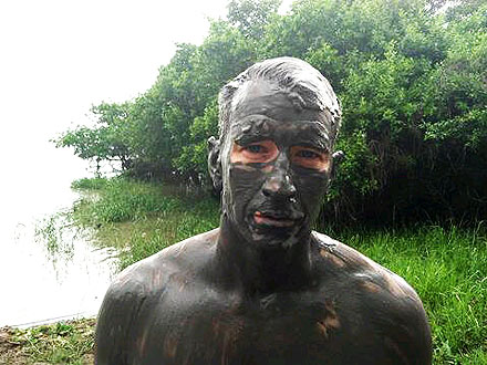 Anderson Cooper Covers Himself with Mud During Colombian Volcano Vacation