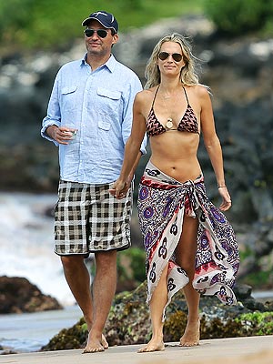 Molly Sims Married to Scott Stuber, Honeymoon in Maui