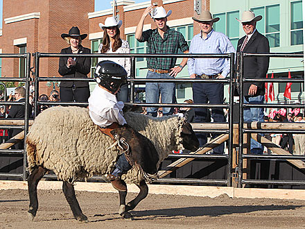 Will & Kate in Canada: Mutton Busting!