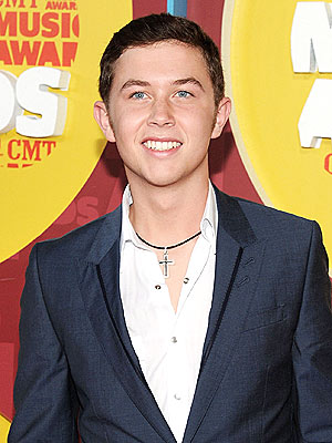 American Idol Winner Scotty McCreery's Dogs Are 'Fou-Fou' Much!