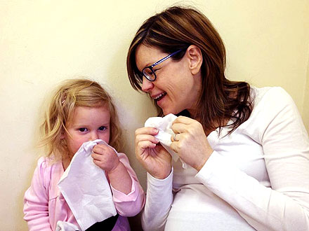Lisa Loeb Blogs: How I Told My Daughter She'd Be a Big Sister