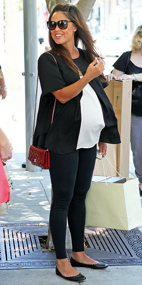 Vanessa Lachey's Cool & Contemporary Maternity Style