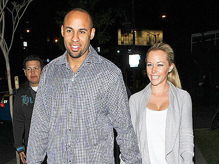 Kendra & Hank Share a Casual Date Night