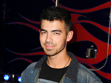 Joe Jonas partied in Miami Beach French style