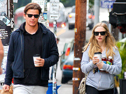 Amanda Seyfried and Josh Hartnett Sample Snacks at Farmers' Market