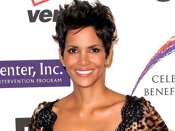 High-Spirited Halle Berry Sips Wine with Pals in L.A.