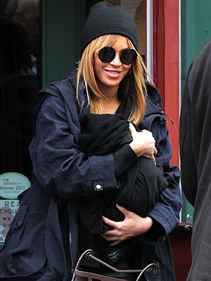 Beyonce Knowles Takes Blue Ivy Carter to Lunch in New York City