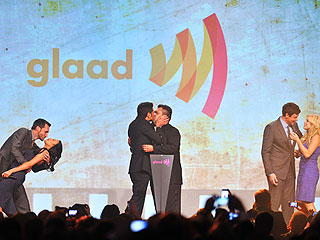 John Stamos, Naya Rivera & Cory Monteith's Three-Way Smooch
