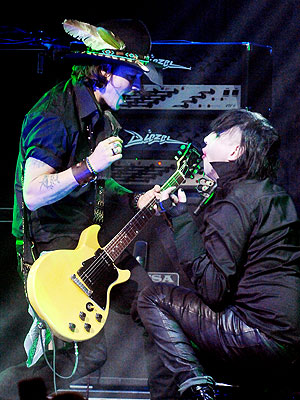 Johnny Depp & Marilyn Manson Rock Out in Los Angeles (VIDEO)