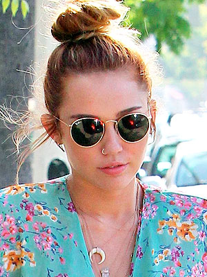 Miley Cyrus Shows Off a New Nose Ring | Miley Cyrus