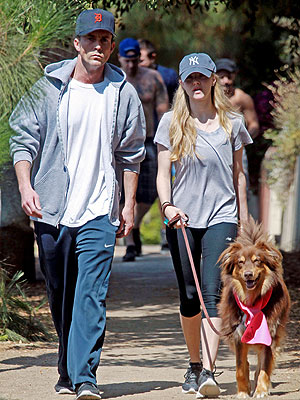 Amanda Seyfried Steps Out with Dexter Actor Desmond Harrington