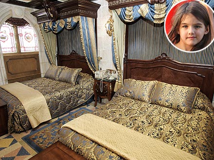 Suri Cruise Spends a Magical Night in Cinderella's Castle Suite | Suri Cruise