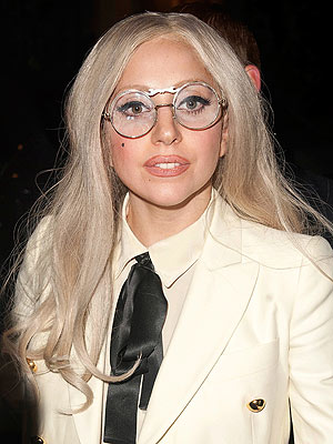 Today News on Superstorm Sandy Relief Efforts   Lady Gaga  Stars Donate   People Com