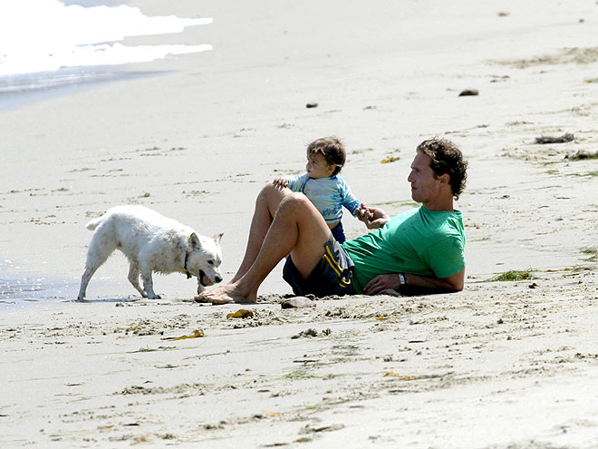 Matthew McConaughey: Devoted Dog Dad!